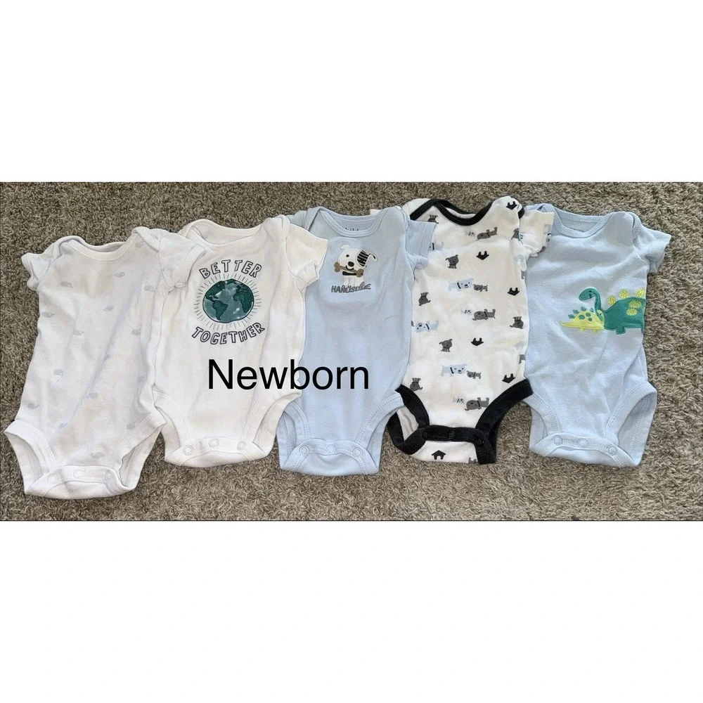 Lot Of 15 Carter's Oneees (5)NB & (8)3M Short Sleeve, (1)0-3 (1)3M Long